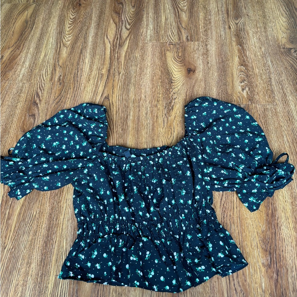 H&M top - M - Picture 1 of 1